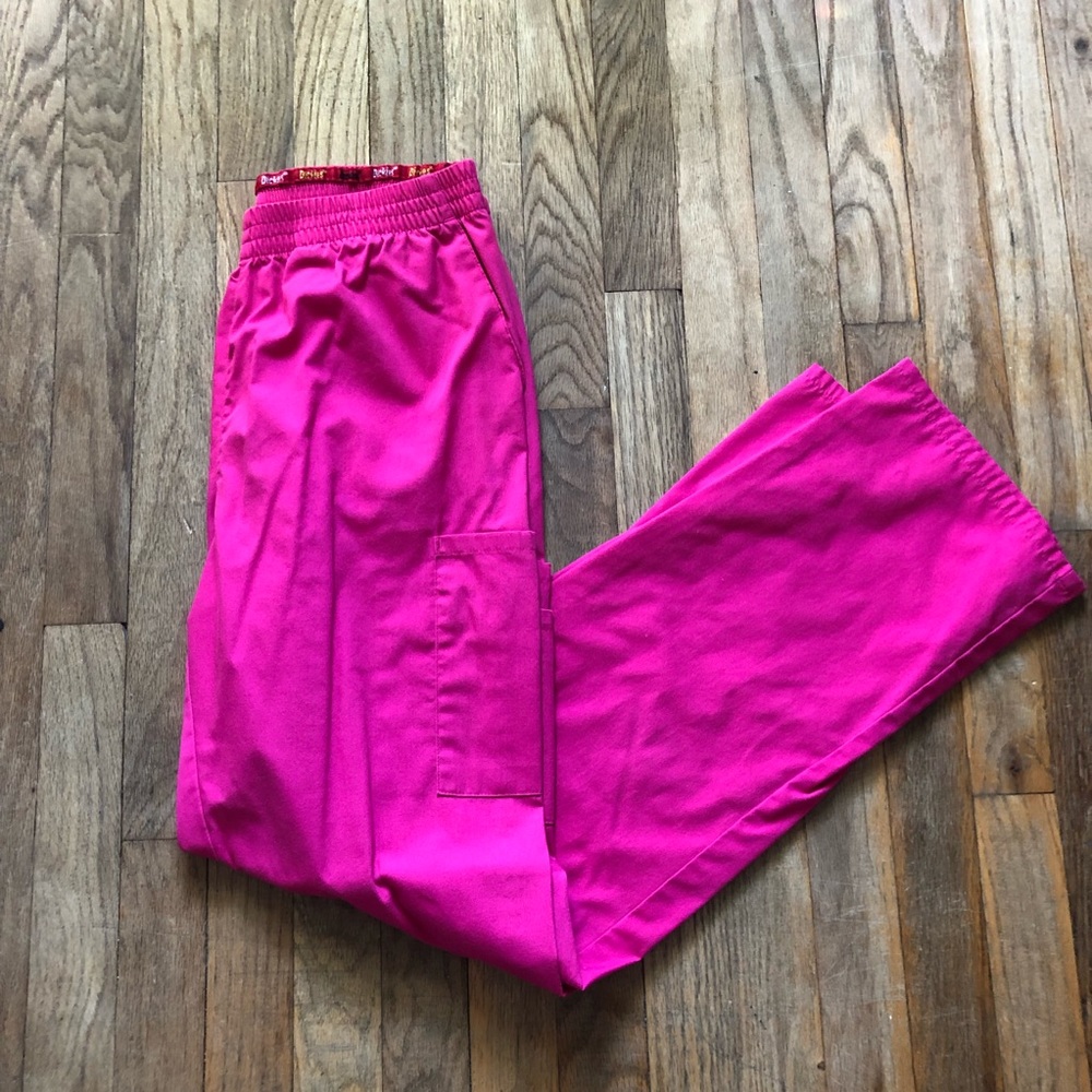 Dickies scrub pants in pink